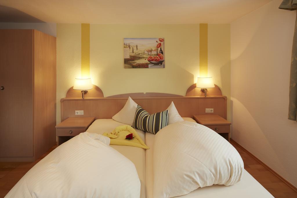 Alpenmotel Saeuling พินส์วาง ห้อง รูปภาพ